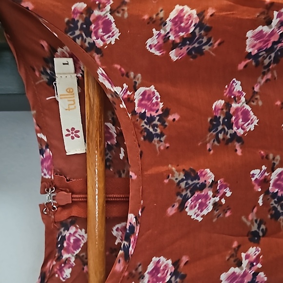 Tulle Sleeveless Dress with Pockets - Picture 2 of 3